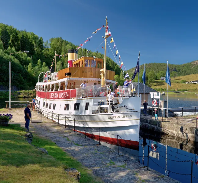 MS Henrik Ibsen i Sluse